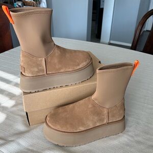 UGG CLASSIC DIPPER  PLATFORM Short BOOT
